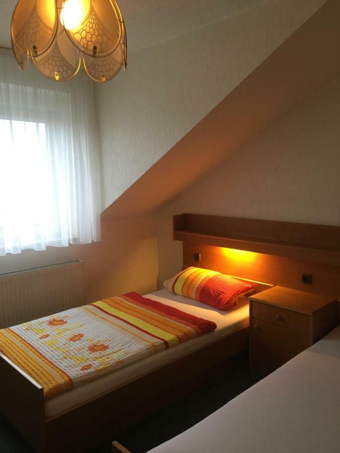 Pension Grune Au Hasselroth ภายนอก รูปภาพ
